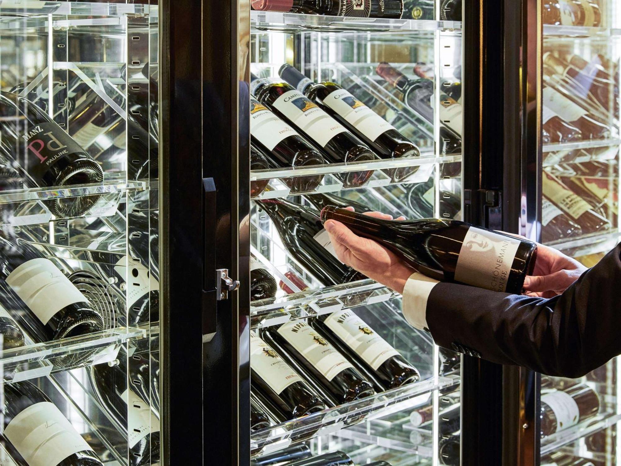 فندق سوفيتل فرانكفورت أوبرا المظهر الخارجي الصورة Wine storage