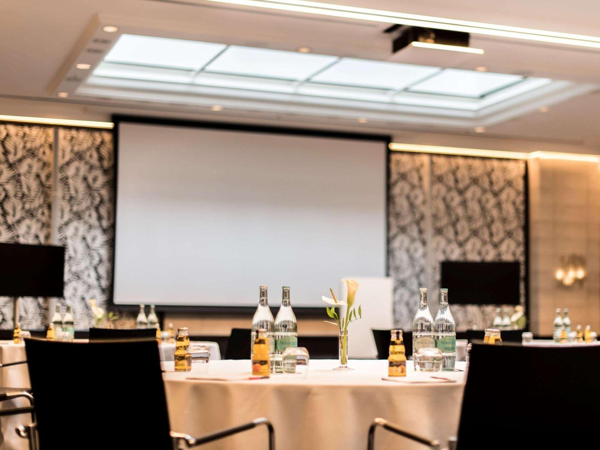 فندق سوفيتل فرانكفورت أوبرا المظهر الخارجي الصورة Meeting room