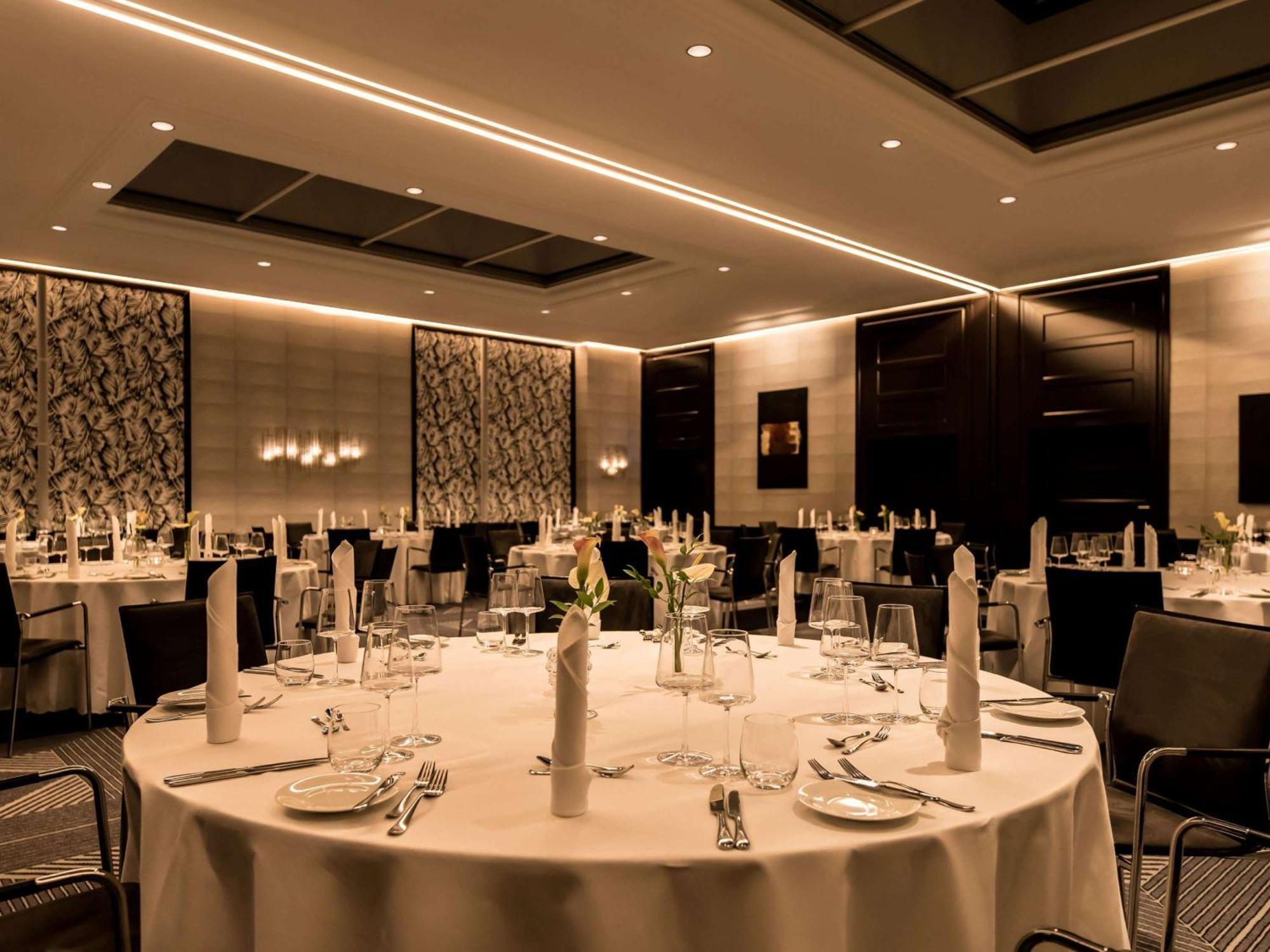 فندق سوفيتل فرانكفورت أوبرا المظهر الخارجي الصورة The ballroom at the InterContinental London The O2