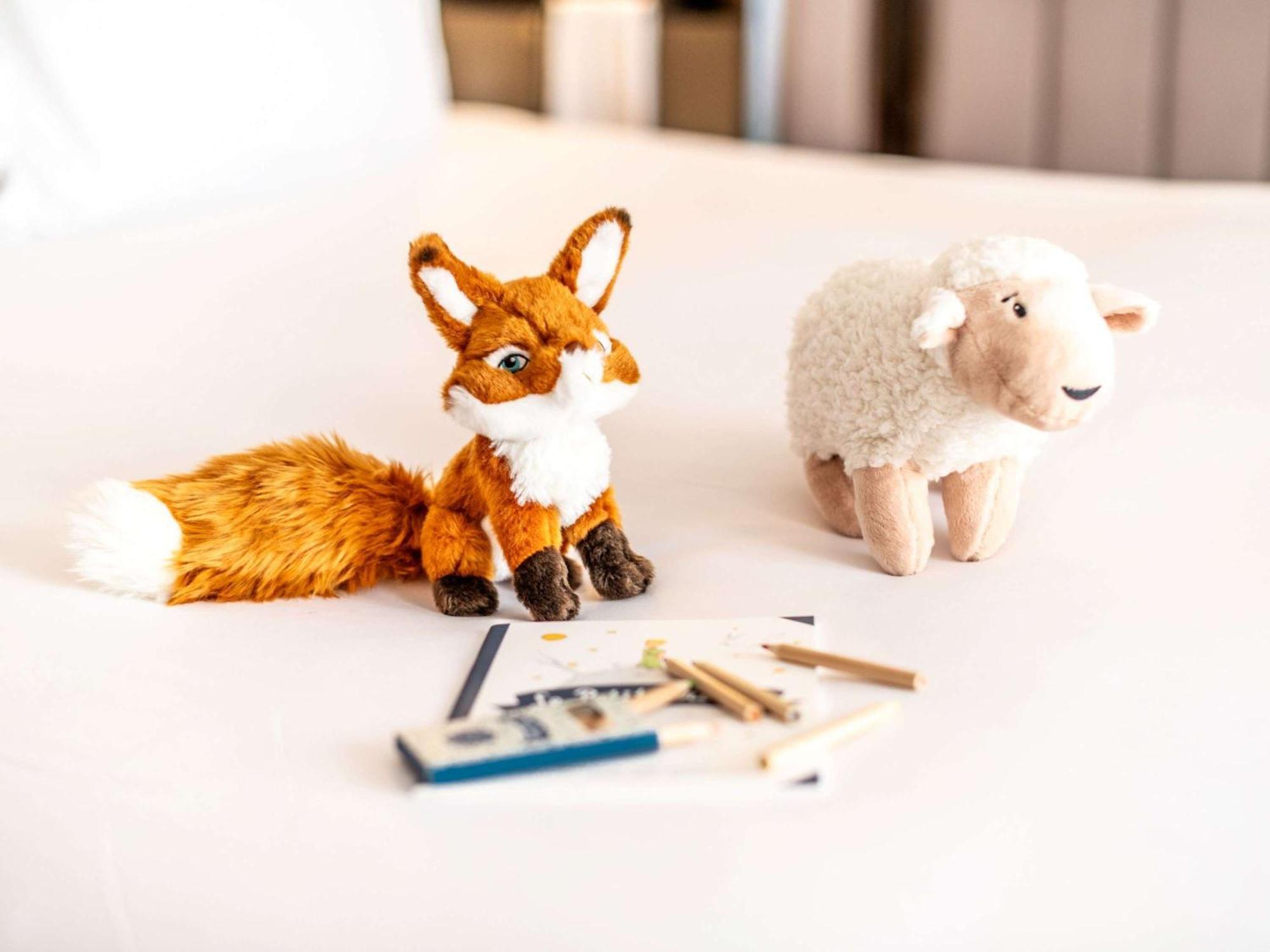 فندق سوفيتل فرانكفورت أوبرا المظهر الخارجي الصورة The Fox and the Lamb