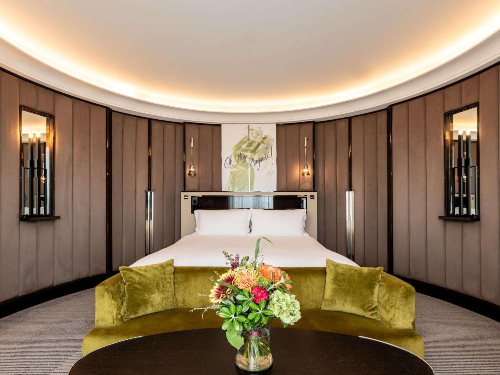 فندق سوفيتل فرانكفورت أوبرا المظهر الخارجي الصورة The bedroom of the Presidential Suite